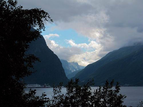 Mörk o ljus.jpg Mörk o ljus.jpg