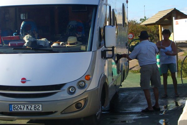 Fransk vattenpåfyllning H.jpg