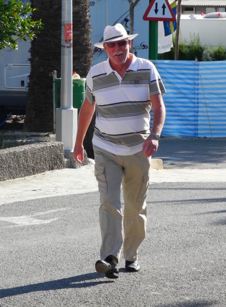 C5 Festklädd Bonzo.jpg C5 Festklädd Bonzo.jpg