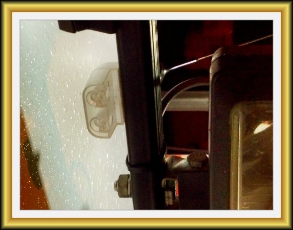 Viltvarnare_takbåge.JPG Viltvarnare_takbåge.JPG