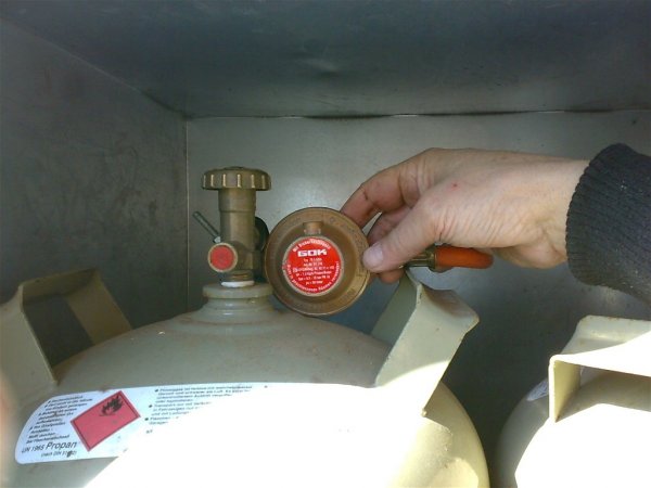 gasregulator.jpg gasregulator.jpg