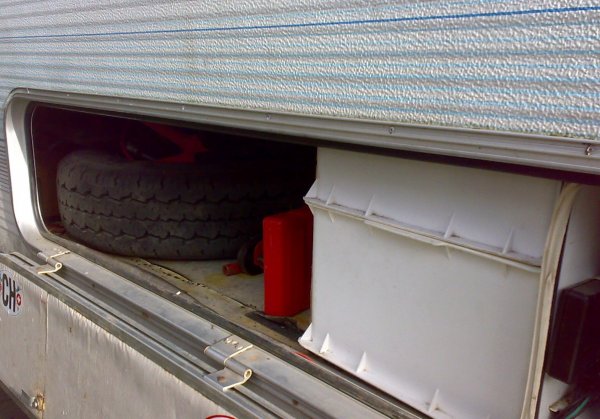 oprydningbagagerum.jpg oprydningbagagerum.jpg