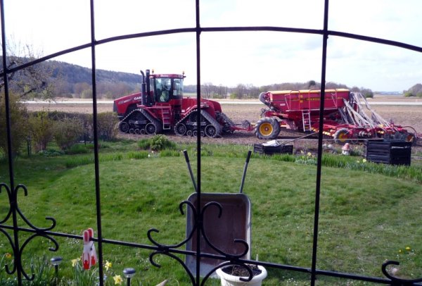 traktor.jpg traktor.jpg