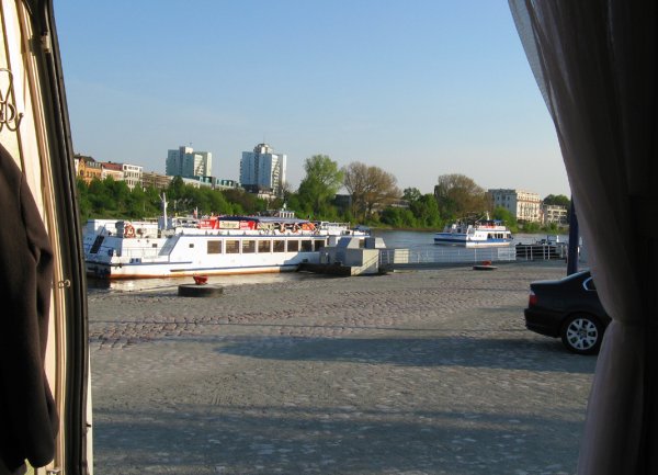 Magdeburg genom dörren.jpg Magdeburg genom dörren.jpg