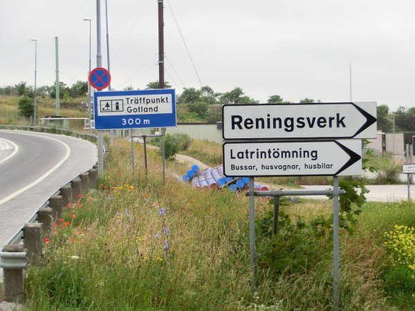 02 latrin.jpg 02 latrin.jpg