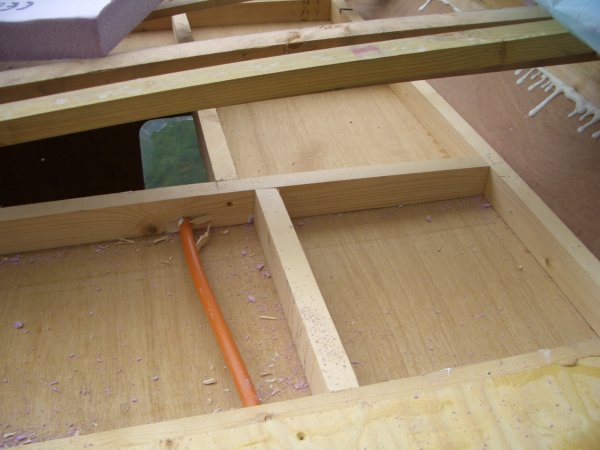 10 aug  2008  Husbilen Kabelrör  004 B.jpg