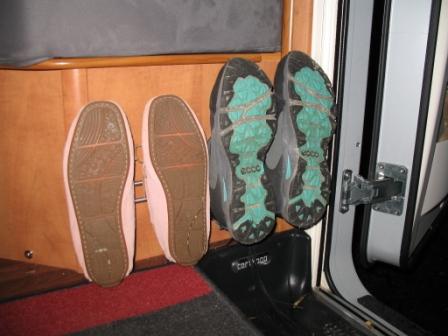 Skofack vid dörren 003.jpg