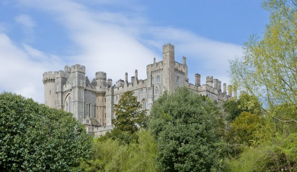 Arundel Castle.jpg Arundel Castle.jpg