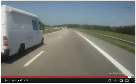 Wiggoboy omkörd av en sprinter.jpg Wiggoboy omkörd av en sprinter.jpg