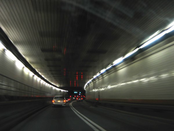 Holland_tunnel[1].jpg