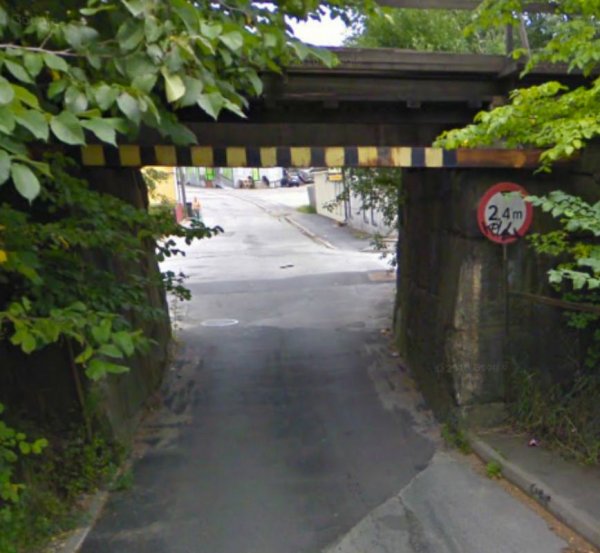 under nsb.jpg under nsb.jpg