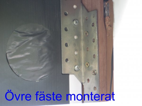 58_Övre fäste monterat.JPG