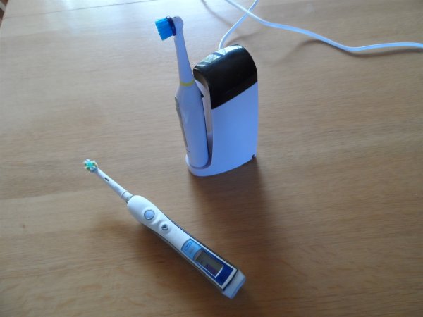 oralB vs dentalux.jpg