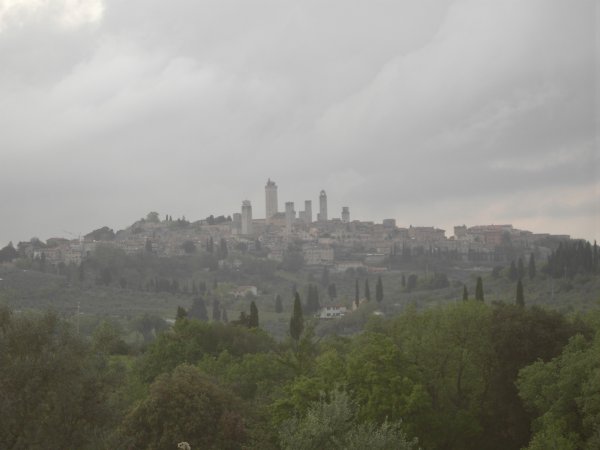 San Gimignano från campingen.JPG San Gimignano från campingen.JPG