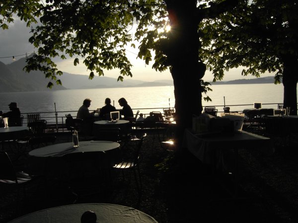 Vitznau - uteservering.JPG Vitznau - uteservering.JPG