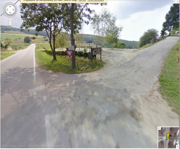 Skylten vid vägen CC.JPG