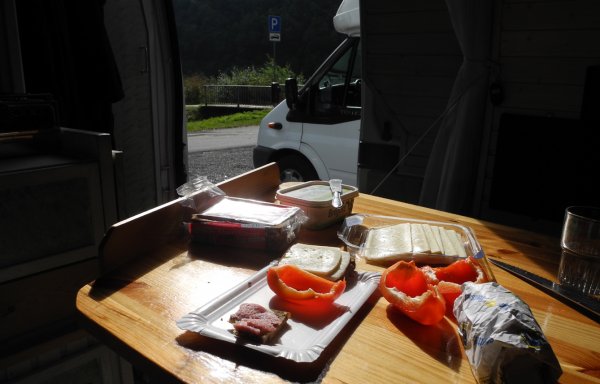 02 frukost.jpg