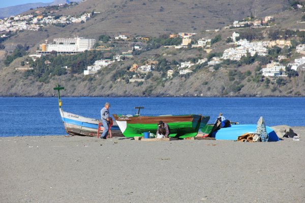 2014-01-30 Båtgubbar på stranden.jpg