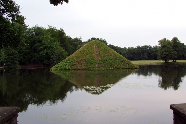 Pyramid.jpg