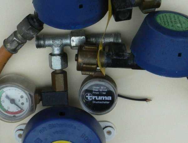 trumadruckschalter.jpg trumadruckschalter.jpg