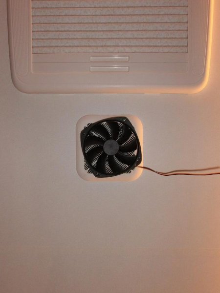 takfläkt.JPG takfläkt.JPG