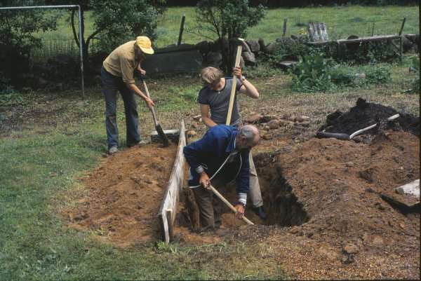 5 Skall man arbeta under bilen så behövs en grop.jpg