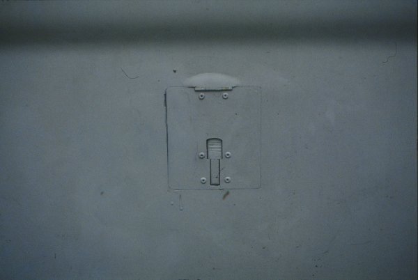 10 Elintag bakom flygplanslucka.jpg