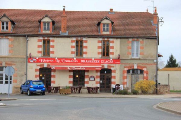 20150326 Bar i Lapalisse.jpg