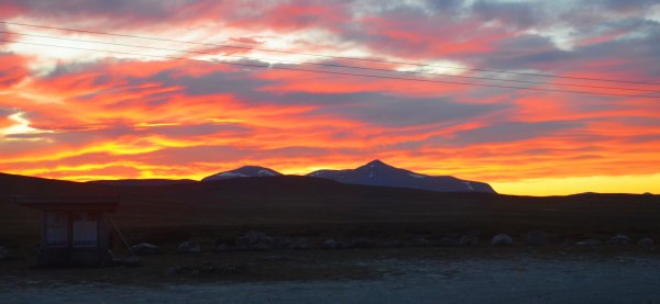 Sve1 Solnedgång bakom Helags.jpg