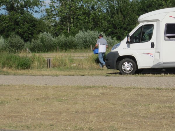 5. Gå till närmsta dike..JPG 5. Gå till närmsta dike..JPG