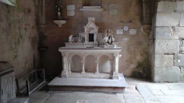 Oradour 15 151106.jpg