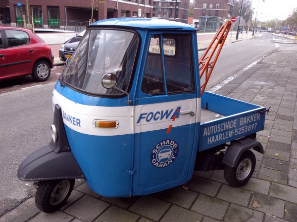 Piaggio_truck.jpg Piaggio_truck.jpg