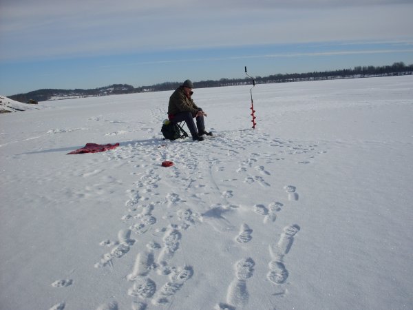 Långfärds skridsko tur på Säven 090106,pimpelfiske 009.jpg
