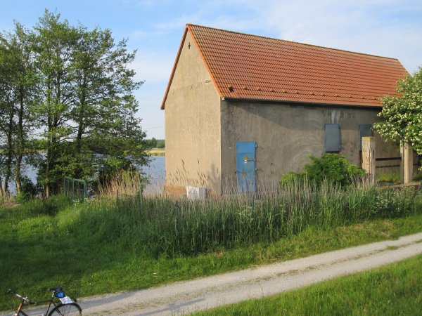 33 Stopp 17 Pumphus för att dränera fuktängar och kärr.JPG