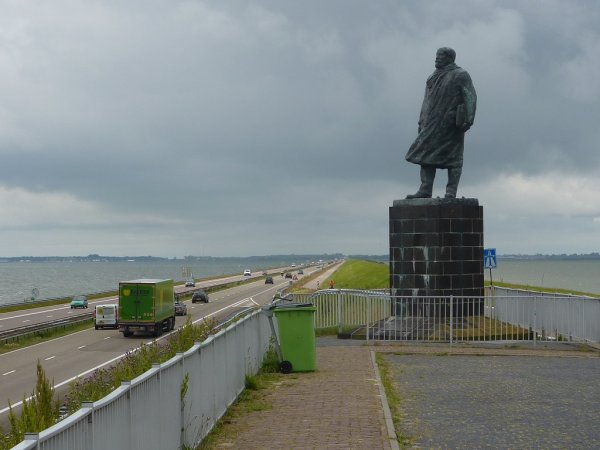 P1120286 Afsluitdijk Cornelis Lely.JPG