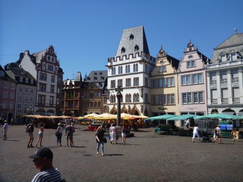 Plats_1Trier.JPG Plats_1Trier.JPG