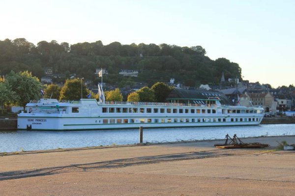 1610 crusingbåt.jpg 1610 crusingbåt.jpg