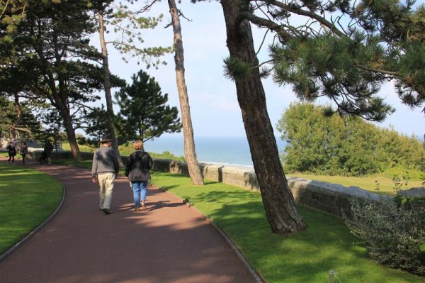 161016 Vägen till kyrkogården.jpg 161016 Vägen till kyrkogården.jpg