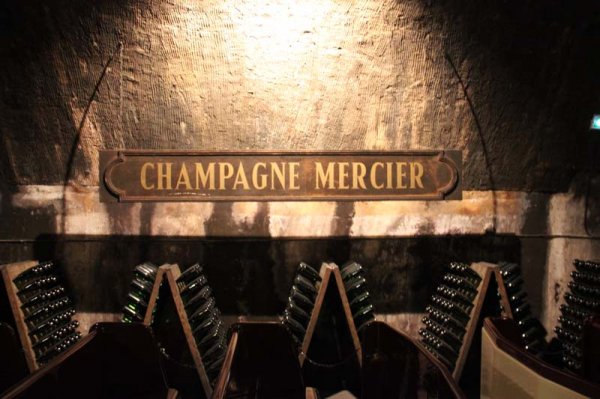 8 Champagne.jpg 8 Champagne.jpg