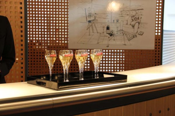 15 Champagne.jpg 15 Champagne.jpg