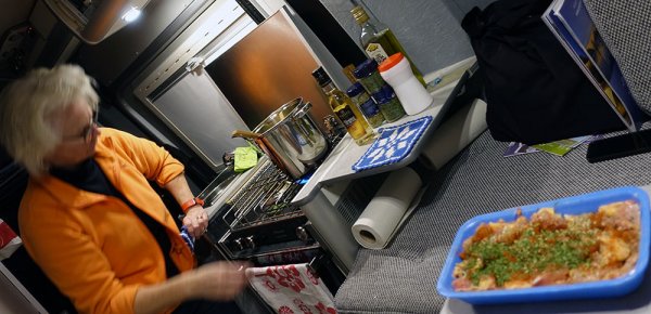 dags för grytan.jpg dags för grytan.jpg