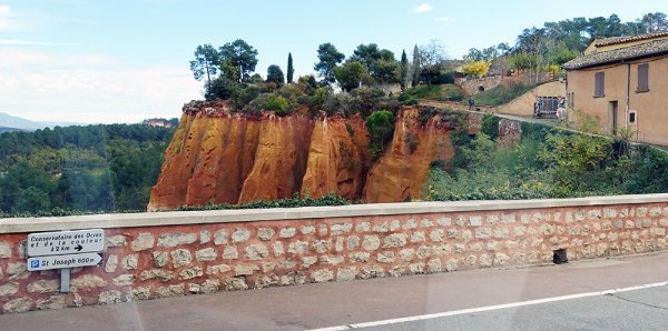 Roussillon-ocre.jpg Roussillon-ocre.jpg