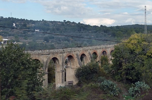 aquaduct.jpg aquaduct.jpg