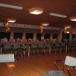 Husbilsklubbens Nyårsträff -06 24 Nyårsbordet är dukat