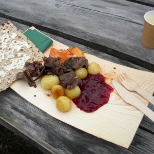 Måltiden Serverad På Takspån I Svansele